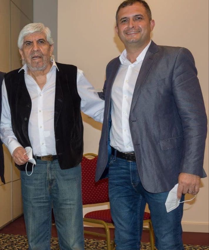 LacarpadeVD's tweet photo. Acá fotito con el Emir de Camioneros gente https://t.co/lgO1gAuiuS