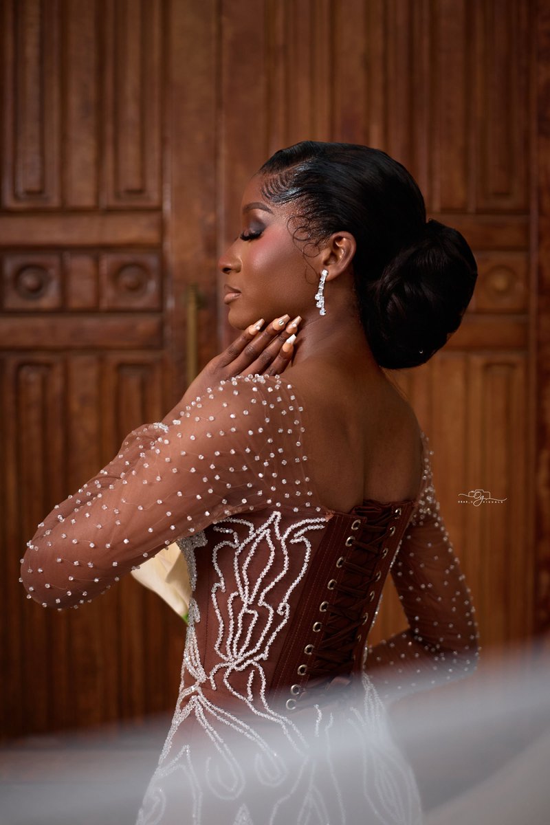 Obar_G_Visuals's tweet photo. DAWN 🤍
Where elegance meets eternity. Draped in dreams, designed for torever.

Photographer @Obar_G_Visuals https://t.co/OyT8puYBvR