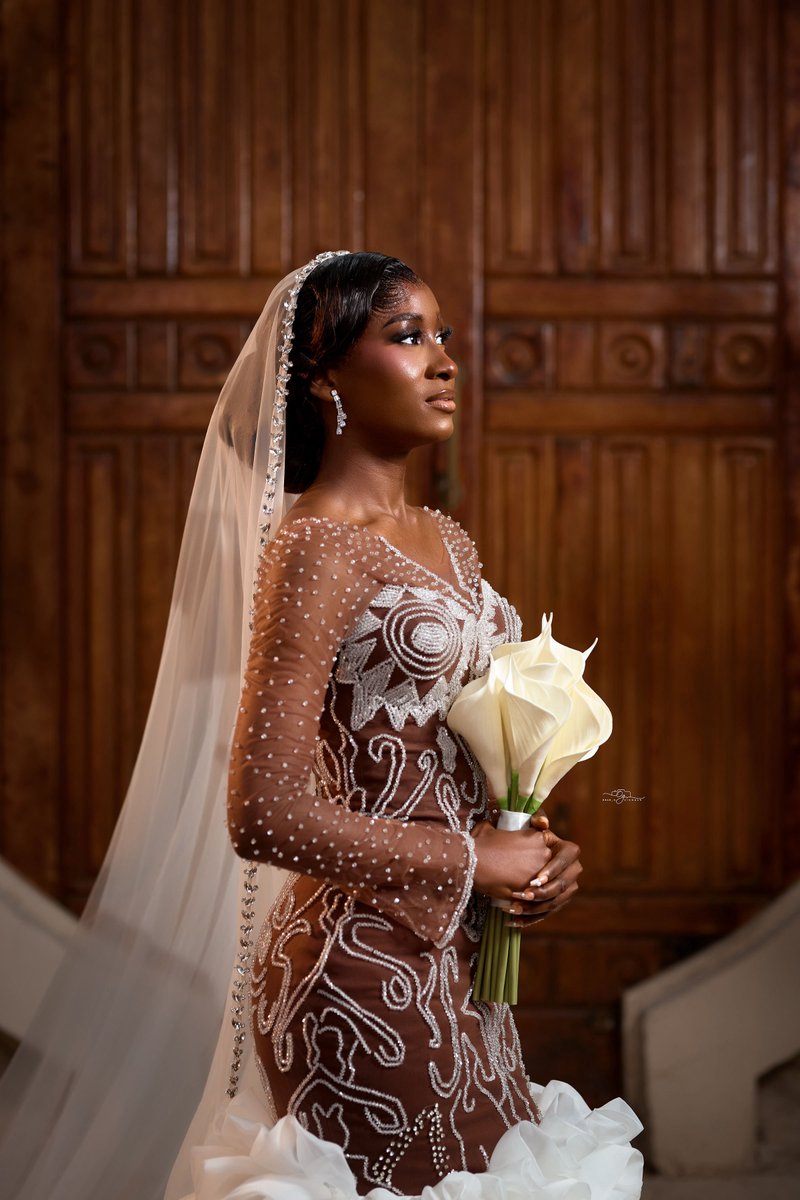 Obar_G_Visuals's tweet photo. DAWN 🤍
Where elegance meets eternity. Draped in dreams, designed for torever.

Photographer @Obar_G_Visuals https://t.co/OyT8puYBvR