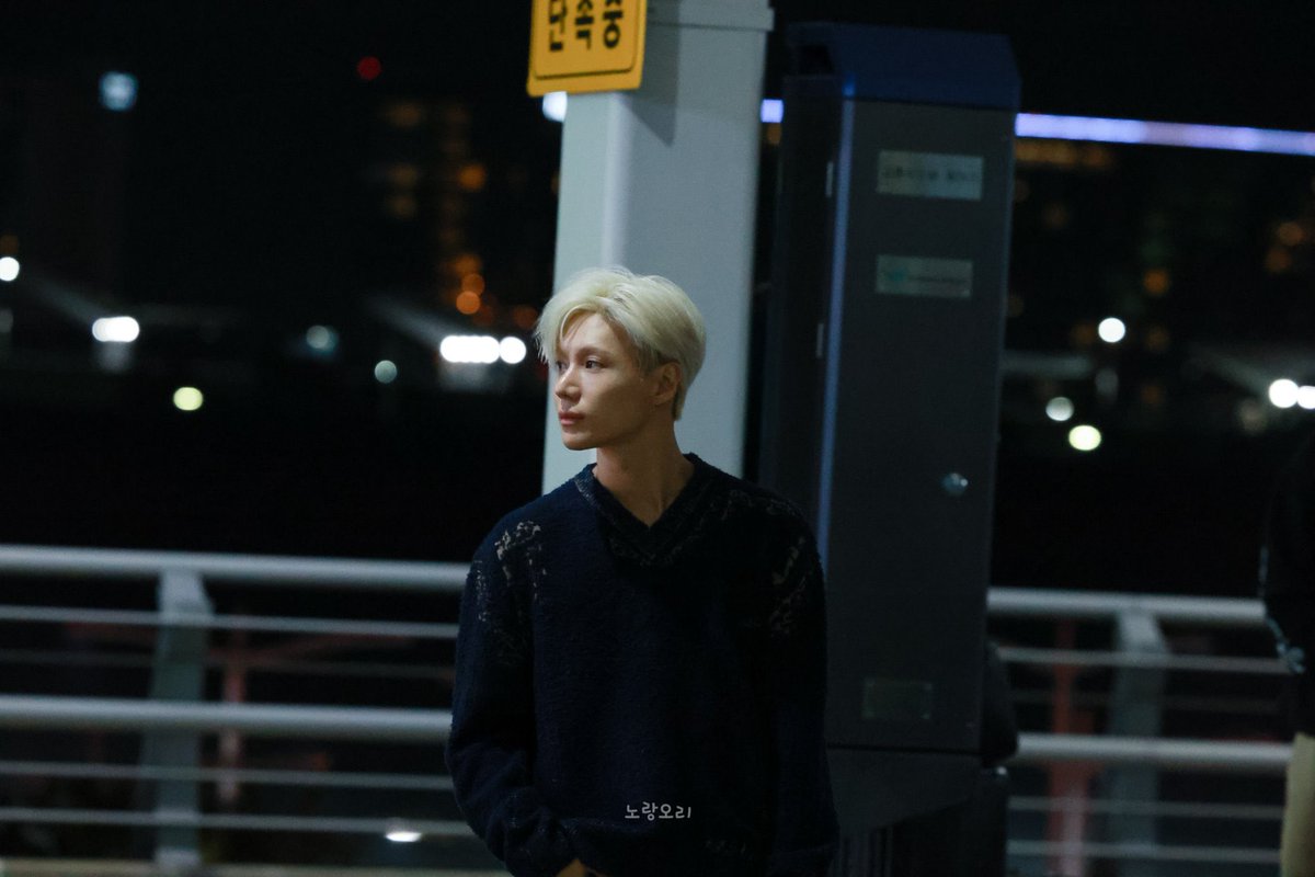 pawstaem's tweet photo. absolutely photobook and magazine worthy i’m afraid https://t.co/1Z5XJ6KaXD