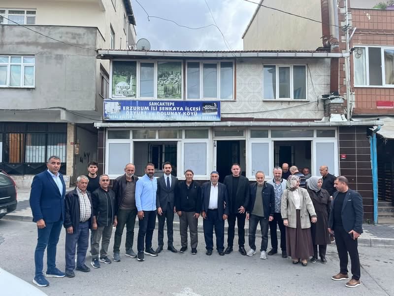 ak_sancaktepe's tweet photo. Türkiye Yüzyılı Buluşmaları İstanbul programımız kapsamında, Genel Merkez MKYK Üyemiz Sayın Ömer Arvas ile birlikte Sancaktepe’mizde sahadayız.

Mahalle mahalle, sokak sokak, hane hane hemşehrilerimizle buluşuyor, gönüllere dokunuyor, talep ve beklentilerini doğrudan dinliyoruz.

Teşkilatımızın tüm kademeleriyle milletimizin yanında olmaya, Türkiye Yüzyılı hedeflerimizi komşularımızla birlikte büyütmeye devam ediyoruz. 

@omerarvas 
@abdullahozdemir 
@rabiyakazak 
@DegemDeniz 
@FeyzullahTORLAK 
@akpartiistanbul