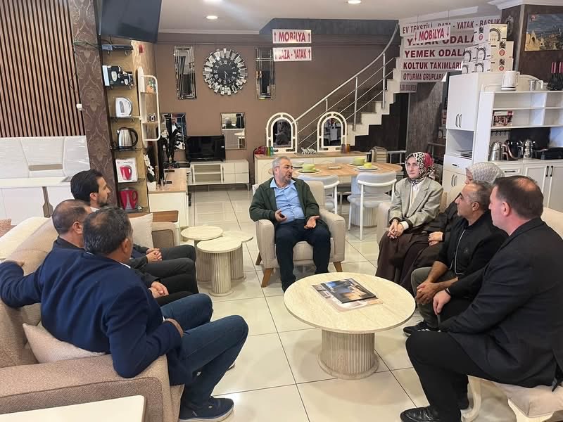 ak_sancaktepe's tweet photo. Türkiye Yüzyılı Buluşmaları İstanbul programımız kapsamında, Genel Merkez MKYK Üyemiz Sayın Ömer Arvas ile birlikte Sancaktepe’mizde sahadayız.

Mahalle mahalle, sokak sokak, hane hane hemşehrilerimizle buluşuyor, gönüllere dokunuyor, talep ve beklentilerini doğrudan dinliyoruz.

Teşkilatımızın tüm kademeleriyle milletimizin yanında olmaya, Türkiye Yüzyılı hedeflerimizi komşularımızla birlikte büyütmeye devam ediyoruz. 

@omerarvas 
@abdullahozdemir 
@rabiyakazak 
@DegemDeniz 
@FeyzullahTORLAK 
@akpartiistanbul