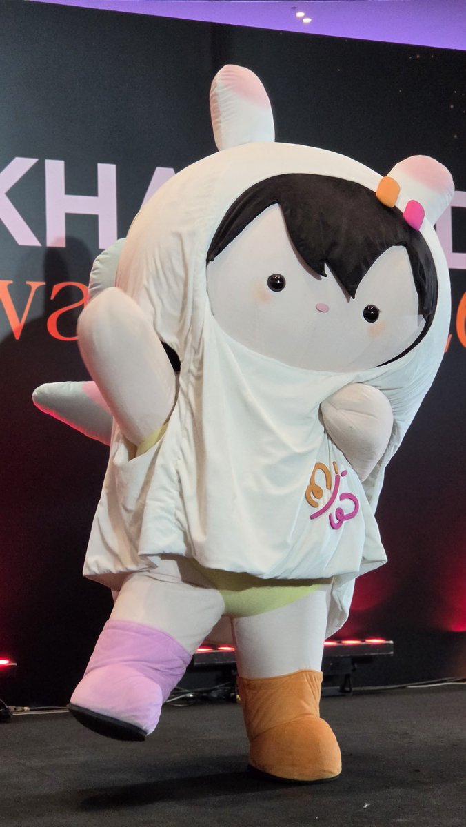 any_GMMTV's tweet photo. ขอบคุณเวที #FEEDxKHAOSODAwards2026 ที่ชวนเอนี่กะเพื่อนๆมาเดินพรมน้างับ ดีใจกะอุนตาถา อาโฟ้ดโฟ้ด พี่ซัง และยินดีกับทุกรางวัลเลยน้างับ
เอนี่ด้ายยิมเสียงตาจ๋ายายจ๋ากรี๊ดดังใจฟูเบย กลับบ้านกัยดีๆน้า เอนี่รักก

#ANY https://t.co/gKEuK0i0EG