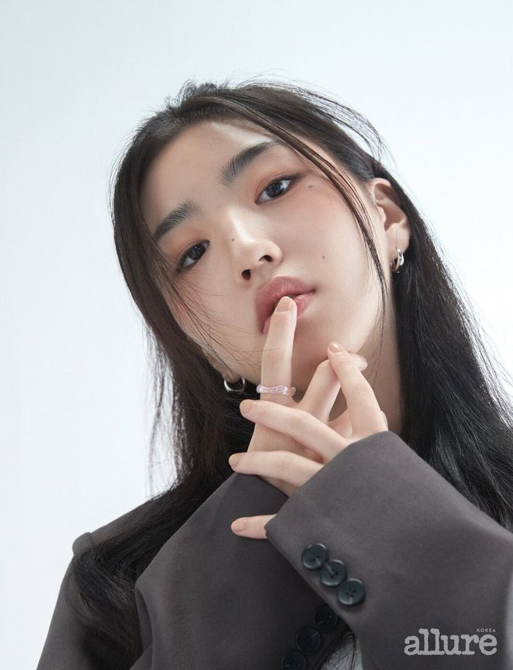 iatrp_bubble's tweet photo. ㅤㅤ
      [#UPDATESATRP]  —  Miso, Lara, Cressida e Gabryela farão um feat com duas sequencias de musicas onde serão inteiramente em português ambas.
Os nomes e as faixas são relevadas hoje a tarde, aguardem! https://t.co/3ZkRLTRhaN
