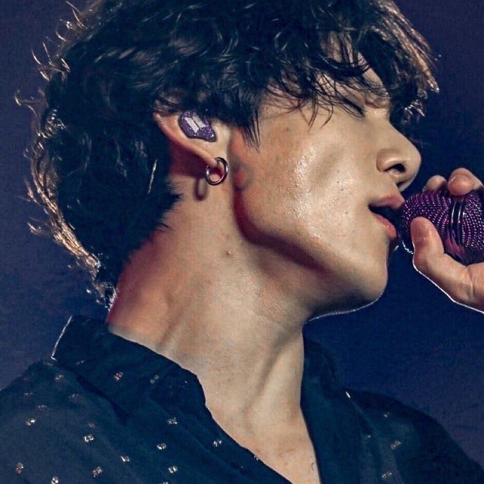 withgukk's tweet photo. Shaving jaws every year drag doesn’t work on Jungkook, better luck next time🤷🏻‍♀️. https://t.co/KrZnaw4ia9