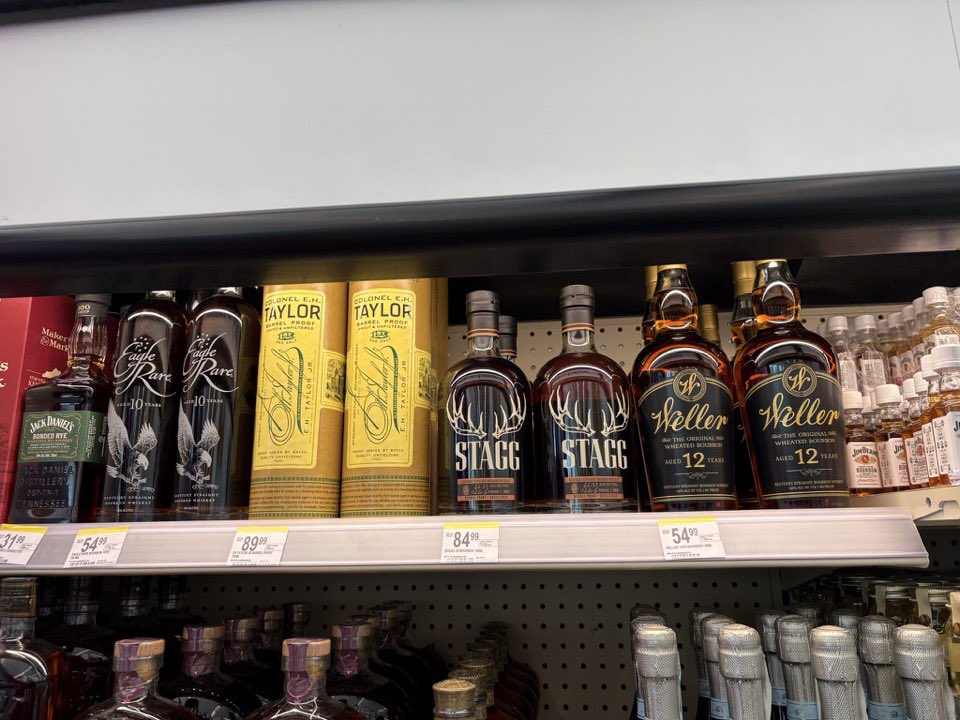 MichealRaylm's tweet photo. Hey Whiskey Fans! Grab premium bourbon bottles this week at a great price. Smooth, rich flavor perfect for sipping. DM me on X the menu and details. Discreet shipping available across the US. Cheers!  #Bourbons #WhiskeyLovers #BourbonWhiskey #CraftSpirits https://t.co/6Agffdg6Iw