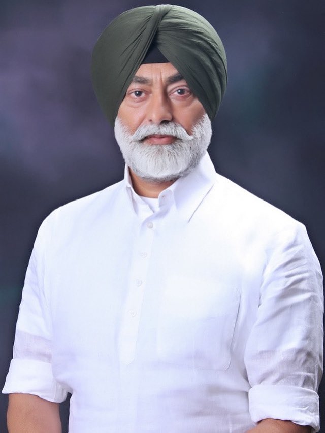 SukhpalKhaira's tweet photo. आप ही बता दीजिए कि 10 सितंबर की रात को मोगा के एक होटल में कौन-कौन ठहरा था ?-खैहरा

ਆਪ ਹੀ ਦੱਸ ਦਿਓ ਕਿ 10 ਸਤੰਬਰ ਦੀ ਰਾਤ ਨੂੰ ਮੋਗਾ ਦੇ ਇੱਕ ਹੋਟਲ ਵਿੱਚ ਕੌਣ-ਕੌਣ ਠਹਿਰਿਆ ਸੀ ?-ਖਹਿਰਾ

@ArvindKejriwal @msisodia @GayatriBishnoi_ @INCIndia @INCPunjab @IYC @IYCPunjab @BJP4India @BJP4Punjab @Akali_Dal_ @bsmajithia @AamAadmiParty @BhagwantMann @AAPPunjab
