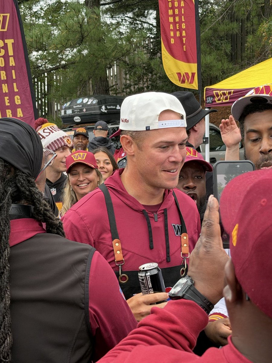 Copo_72's tweet photo. Taylor heinicke rolling through the tailgate @The405HR @CommandCornerTG https://t.co/0t6QcdtU6I