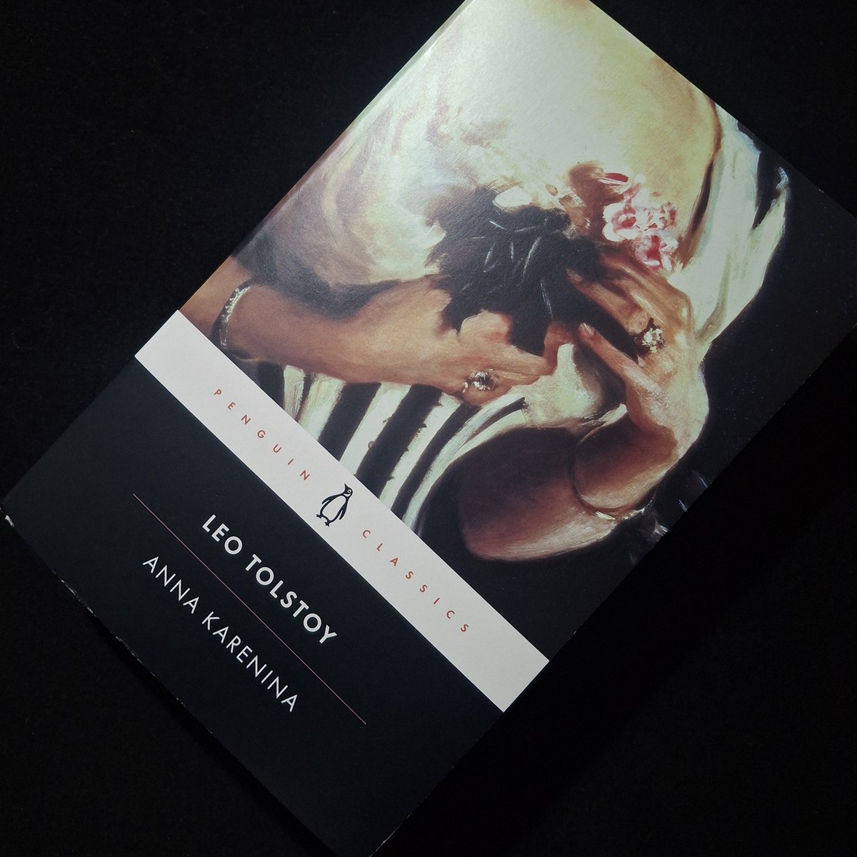 fvxkingred's tweet photo. baca anna karenina kalau pengen baca sinetron indosiar, 
brother karamazov kalau pengen nyari tujuan hidup, 
the count of monte cristo kalau pengen balas dendam, 
don quixote kalau pengen baca opera van java. https://t.co/u1Mlf6WEzo
