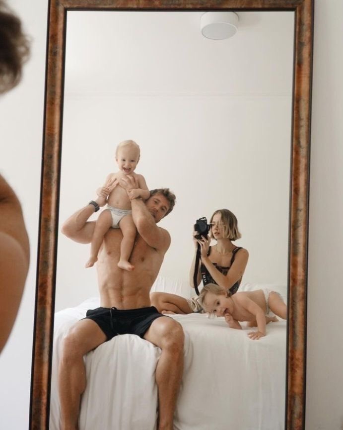 TimReeves_'s tweet photo. Get married.
Have kids.
Enjoy life. https://t.co/dxqAo3L14l