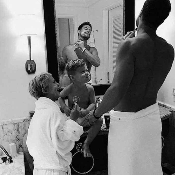 TimReeves_'s tweet photo. Get married.
Have kids.
Enjoy life. https://t.co/dxqAo3L14l