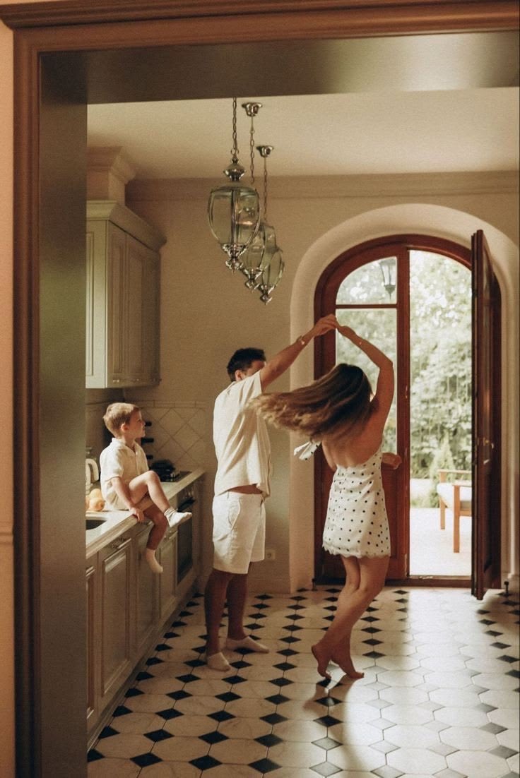 TimReeves_'s tweet photo. Get married.
Have kids.
Enjoy life. https://t.co/dxqAo3L14l