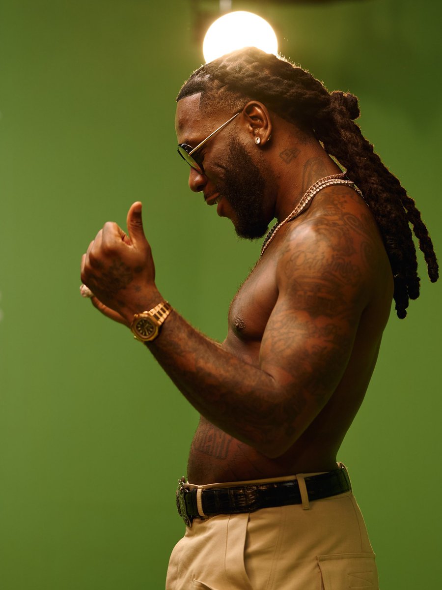 Baloxxd's tweet photo. Rahman Jago’s latest high-fashion piece, inspired by Burna Boy. 🦍🔥

“Federal Republic of 7” 🇳🇬
“ 🌍’N GIANT” https://t.co/17Dv3jvjTV
