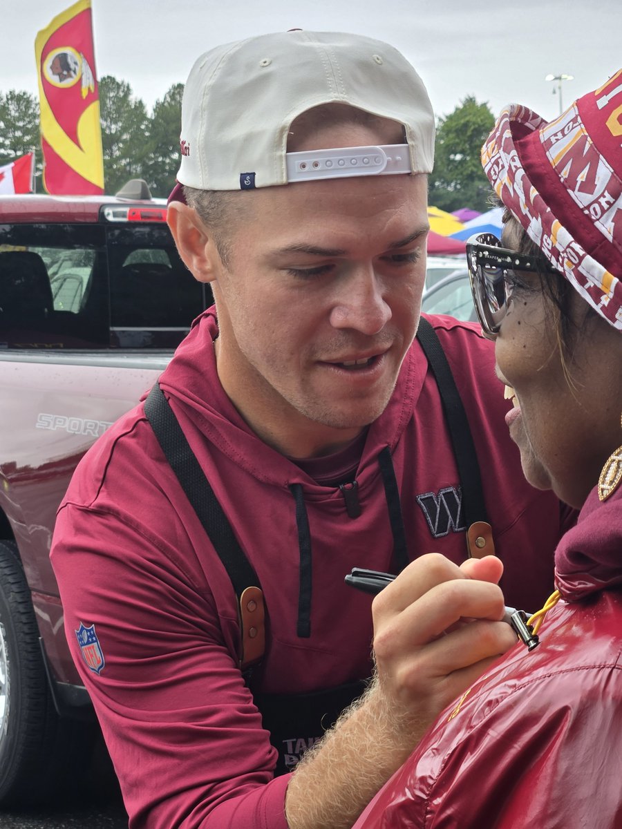 Russellmania621's tweet photo. Taylor Heinicke is at @NWStadium today! @team980 

Hanging out at @skinshuly &amp; Pez tailgate https://t.co/Bjaa7sNM0w