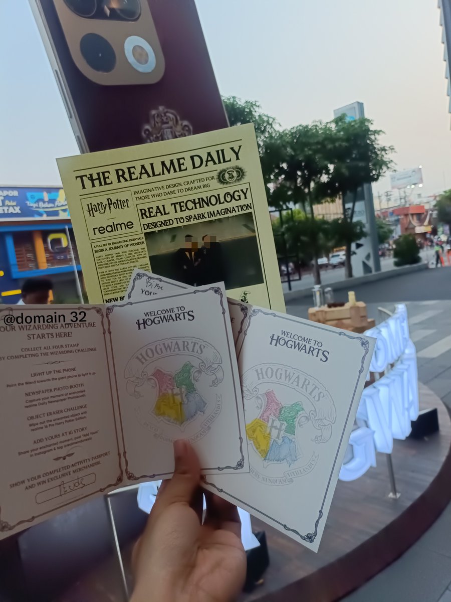 domain_32's tweet photo. bye muggles ✌️ https://t.co/NrHXyoAAEF
