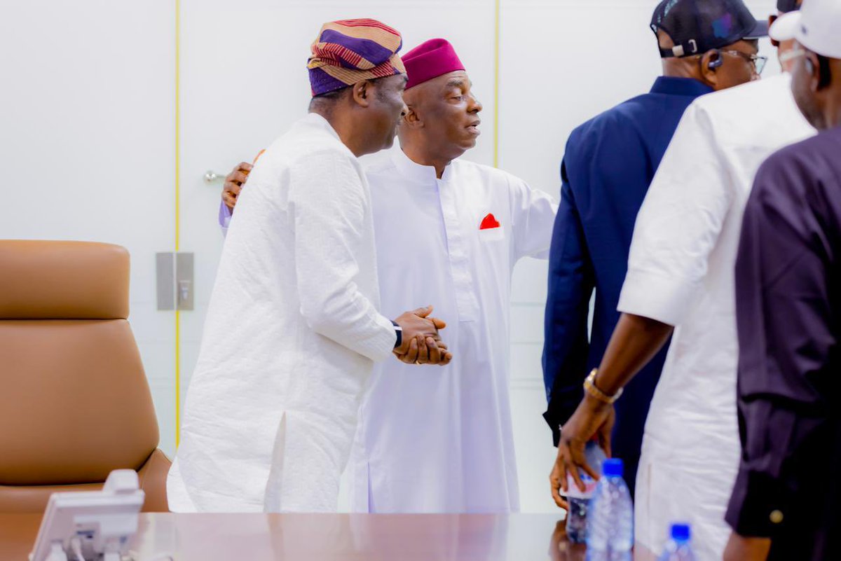 drobafemihamzat's tweet photo. Today, alongside Princess Damilola Sonayon James, Deputy Governorship Candidate, and members of the 2027 Lagos APC Campaign Council, I visited Bishop David Oyedepo, Founder of Living Faith Church Worldwide, on his birthday.

We celebrated with him on his special day while listening to his thoughts and seeking his counsel on the future of Lagos. I value his wisdom and the perspective he brings to leadership and service. 

We are focused on building on the progress we have made and creating an even brighter future for Lagos. There is much more to do and we will continue to do it with purpose and a genuine commitment to our people.