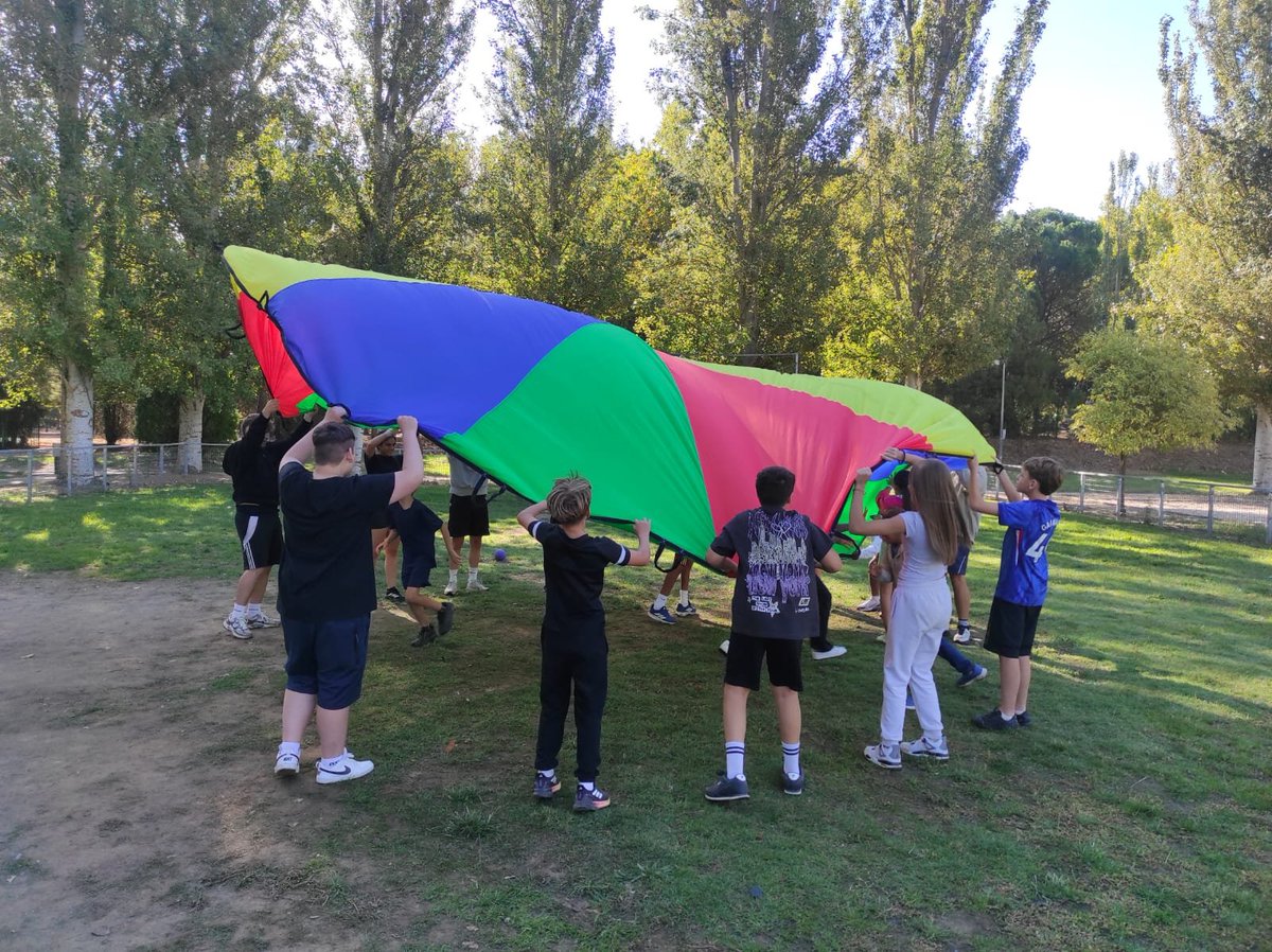 IES_Mateo's tweet photo. Diversión en la naturaleza! 
Un día diferente para #1ESO en La Aldehuela 
Jornada de acogida organizada por  Tutores, Dpto. de Orientación y Dpto. de Educación Física con #TSEAS 

Actividades para compartir y conocernos mejor  #IESMateo_Hdez
@educacyl https://t.co/yIzeQOajH7