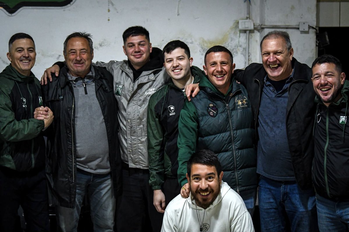 IdenVerdolaga's tweet photo. 💚 OSCAR GARRÉ VOTA 𝗜𝗗𝗘𝗡𝗧𝗜𝗗𝗔𝗗 𝗩𝗘𝗥𝗗𝗢𝗟𝗔𝗚𝗔 

ALCARAZ PRESIDENTE

#FerroNoSeDetiene 🚂
#IdentidadVerdolaga 💚 https://t.co/KMwcaVg79D