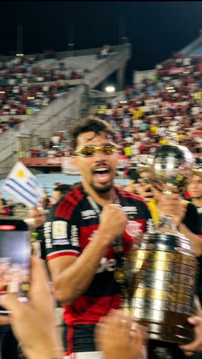 flascott10's tweet photo. me deixe viver isso uma última vez, senhor, antes que o futebol brasileiro vire várzea. https://t.co/5bzLw6MntK