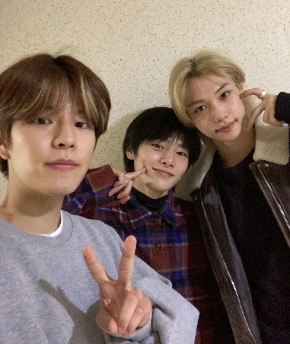 hanmochijeekies's tweet photo. I just learned "boksunga" means peach??????? Which means these three babies together are peaches?????? 😭😭💔 https://t.co/ZMlDyEHkhW