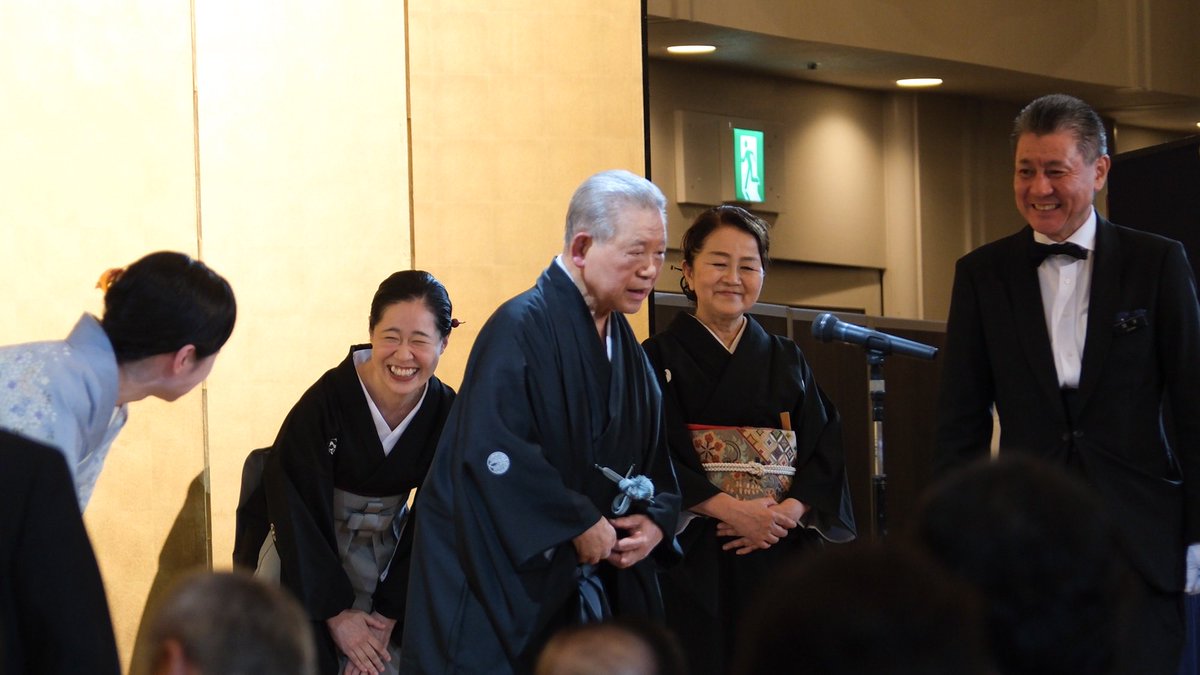 walllnew's tweet photo. 田辺いちか先生の真打昇進披露宴へ伺いました。祝福に満ちた空間に胸いっぱい。誠におめでとうございます㊗️🌸 https://t.co/flHYSVmzfV