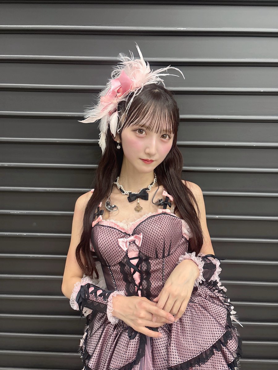 ayamin_112's tweet photo. 推し席コンサート 第16位！
私を選んでくれて、"推し"にしてくれて、
本当にありがとうございました🌼🩵

ステージから見える景色、
近くで見た一人一人のお顔。
きっとこの先、嬉しい時も辛い時も、
どんな時も今日の景色を思い出すと思います！

手を振り続けてくれて、
応援し続けてくれて、ありがとう☺️

皆という存在に、あなたという存在に、
出逢えてよかったです！！！

これからも私はAKB48に真っ直ぐに
全力で歩んでいきます！約束するよ！

心から、大好きです。ありがとう😌🌟
