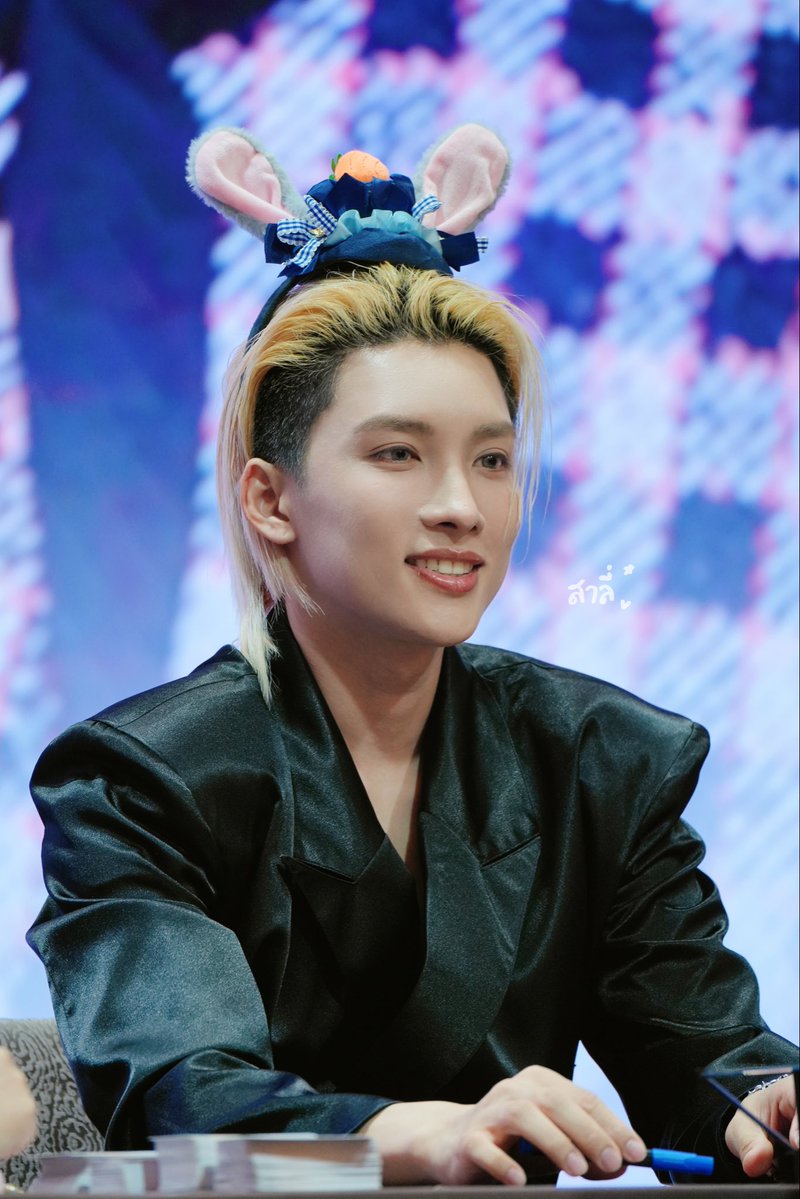 weirdo_sally's tweet photo. Bun bun police🐰👮🏻
Noeul Fansign In Macau
#NoeulFSMemoryInMO
#NoeulNuttarat #MagentaBoy #BoNoh https://t.co/cnL5woz89T
