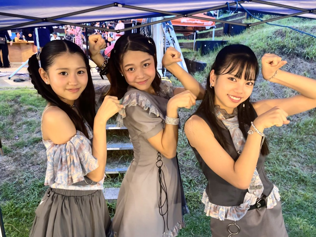 ebyhaup's tweet photo. 宮浜まつり
キラキラのパフォーマンスが観れて今日も幸せ
雨も音響トラブルもディラムには
関係ないようでほんとに神！強すぎる
スクール生卒業おめでとうって
直接伝える事ができて良かった
これからも楽しんでいこう
エンディング妖精の猫ちゃん可愛すぎ
ディラムちゃん好きすぎて먕（みゃん）🐈🐈🐈 https://t.co/UpSXgxs5YB