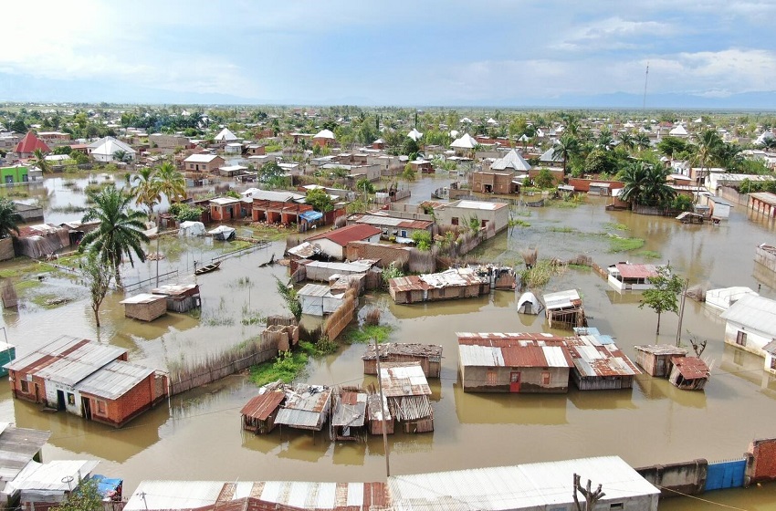 radio_rpa's tweet photo. Plus d’un million de Burundais sont menacés par l’épisode El Niño entre octobre 2026 et janvier 2027, selon le PAM. L’agence onusienne appelle à des mesures urgentes face aux risques d’inondations, de pertes de récoltes et d’épidémies.

 ➡️https://t.co/mWxRevR8BR 

#Burundi https://t.co/dCS59e3Jzp
