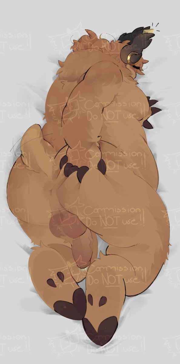 Elote_con_crema's tweet photo. I ALWAYS WANTED TO DRAW A BODY PILLOW FOR SOMEONE HERE
Comm for @miserablehorse !
Had a great time drawing those ngl https://t.co/vrQslkzRk4