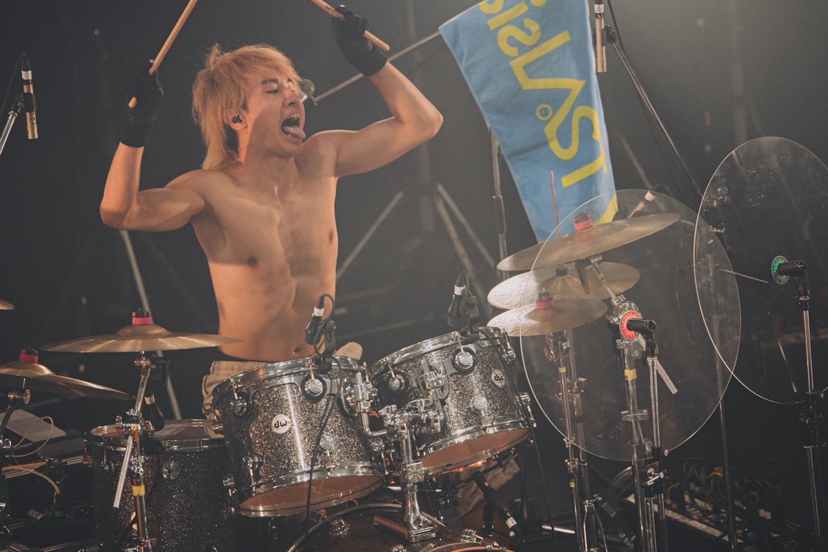 ThisisLASTBAND's tweet photo. #ThisisLAST

2026/9/27(日)
TOKYO CALLING 2026
＠東京 Spotify O-EAST

Spotify O-EAST
トリをつとめさせていただきました!!
ありがとうございました!!💫

@tokyo__calling
#TOKYOCALLING
#トーキョーコーリング

-

📌自身最大規模Zeppツアー
▫️2027/3/5(金)-3/6(土)
＠東京 Zepp Haneda (TOKYO)
チケット先行受付中!!
https://t.co/6eH0tPdDy7

🎧This Is This is LAST
https://t.co/1yT1KDtjZA

🎧Apple Music
https://t.co/zO2eWv2IhL