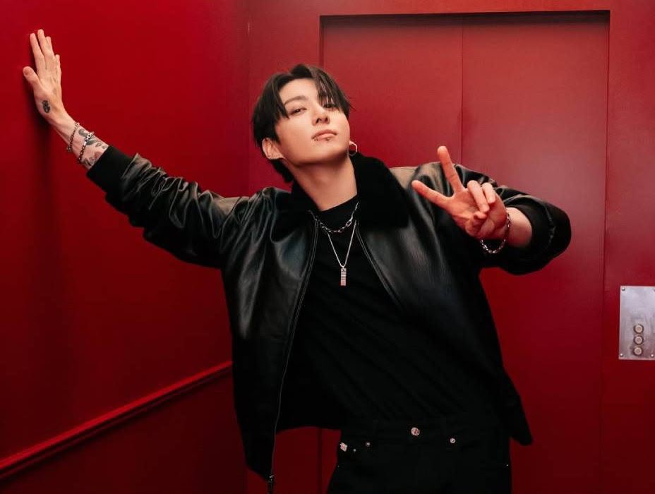 musictrendscol's tweet photo. #EsTendencia: Jungkook acaba de hacer historia en TikTok 🔥
  
Se convirtió en el primer solista de K-Pop en tener 6 canciones con al menos 3 millones de usos en la plataforma:

Left and Right - 23,2M 
Dreamers - 16,9 M
Seven - 8,5 M
Left and Right (Sped Up) - 3,9 M
3D - 3,2 M
Still With You - 3 M