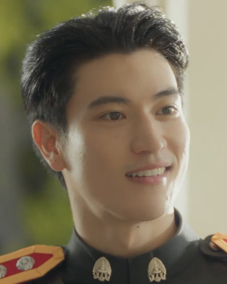 insoniverse's tweet photo. คิดถึงพี่ทหารยศร้อยเอกชื่อย่อภพธีร์ ที่ชอบทำหน้าหล่อๆยิ้มชั่วๆตามจีบเมียเก่าไปวันๆ แกก็กลับมายิ้มชั่วให้ฉันดูอีกdiwa https://t.co/puVU1YYM5l
