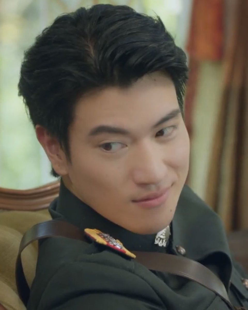 insoniverse's tweet photo. คิดถึงพี่ทหารยศร้อยเอกชื่อย่อภพธีร์ ที่ชอบทำหน้าหล่อๆยิ้มชั่วๆตามจีบเมียเก่าไปวันๆ แกก็กลับมายิ้มชั่วให้ฉันดูอีกdiwa https://t.co/puVU1YYM5l