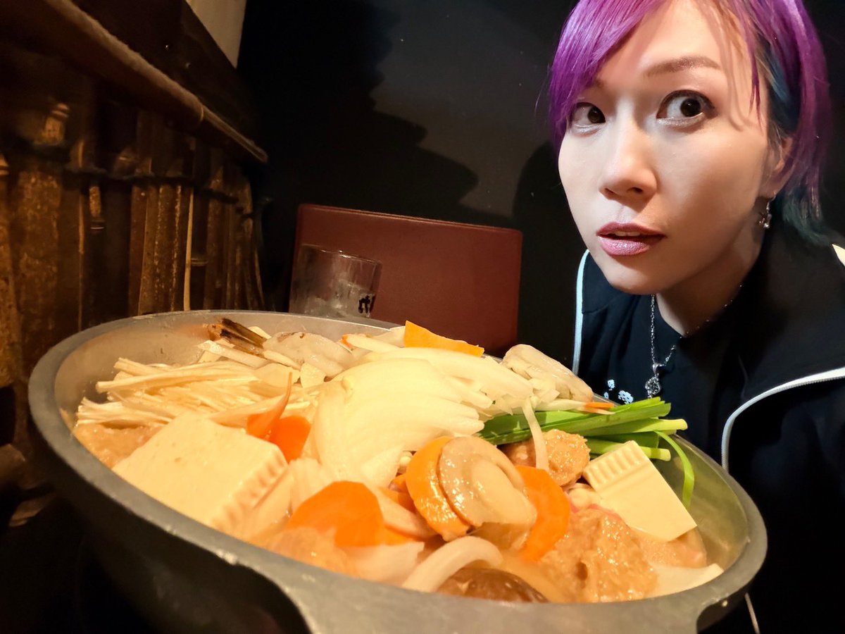 WWEAsuka's tweet photo. 10年以上ぶりに、ちゃんこ鍋を食べる事が出来ました🤤
海外の地で何度も何度も食べたいと…特に寒い土地に行くたびに思い出していました
ずっと食べたかったよ〜😭 https://t.co/seHsaD1I83