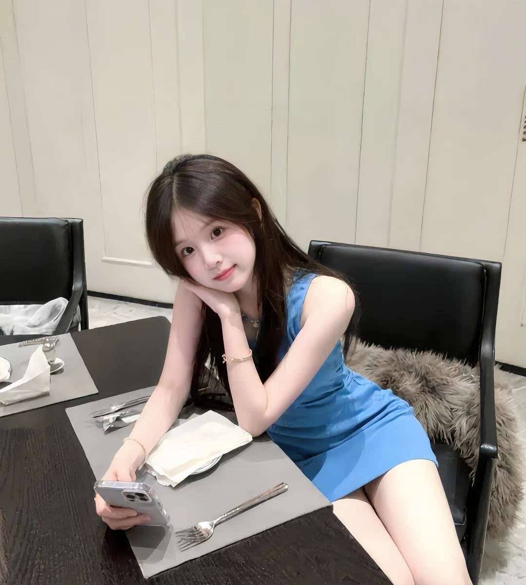 Felicitywlf3's tweet photo. 05女、真心找男（不开玩笑）在线蹲一位周末能约的男搭子，不打扰彼此生活！点赞优先 反正没有🚪 https://t.co/0Gwo2IWqmD