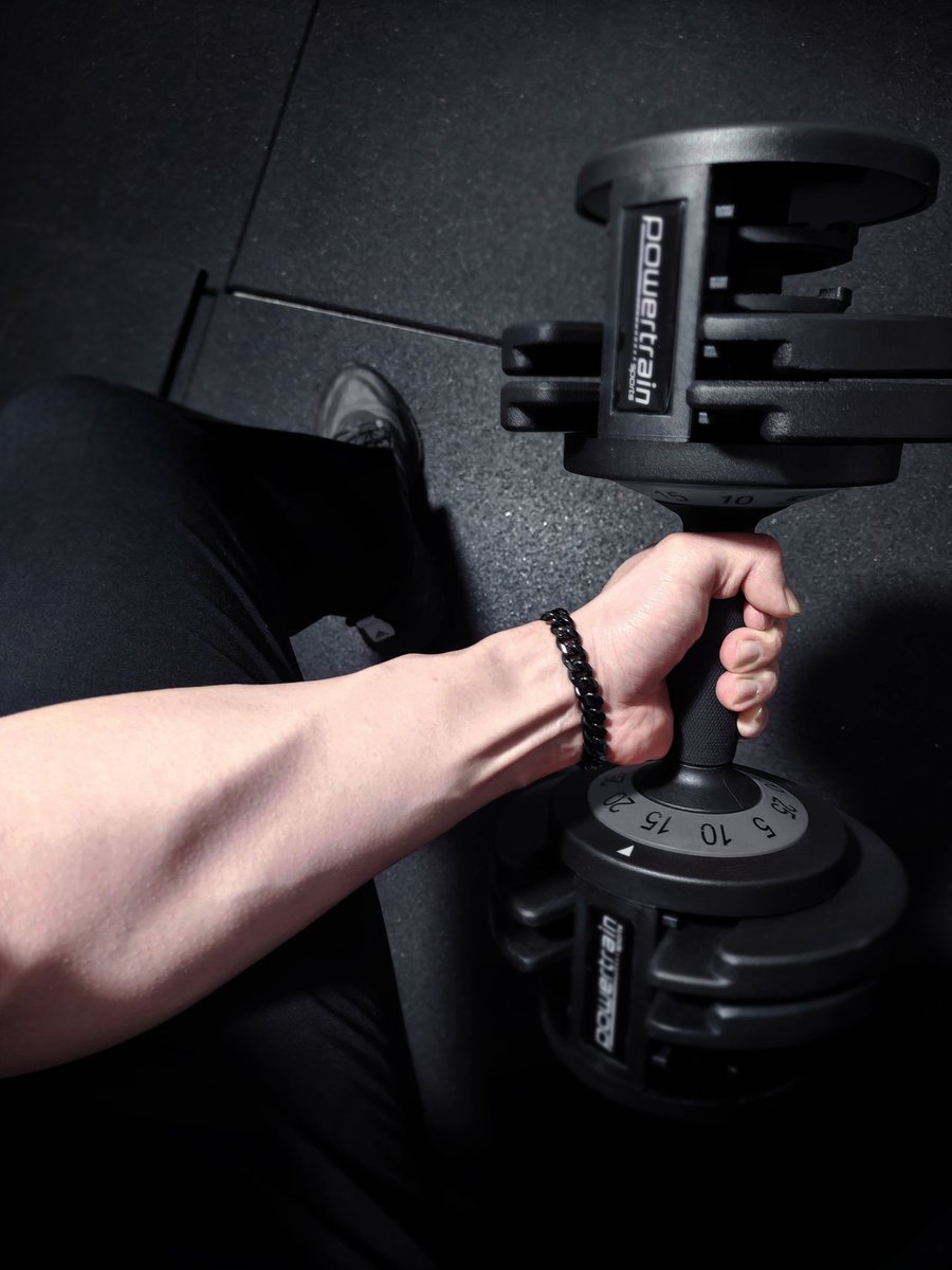 YourMafiaBF's tweet photo. Late-night lifts. Gotta get stronger for you. https://t.co/NbaLv8nx2l