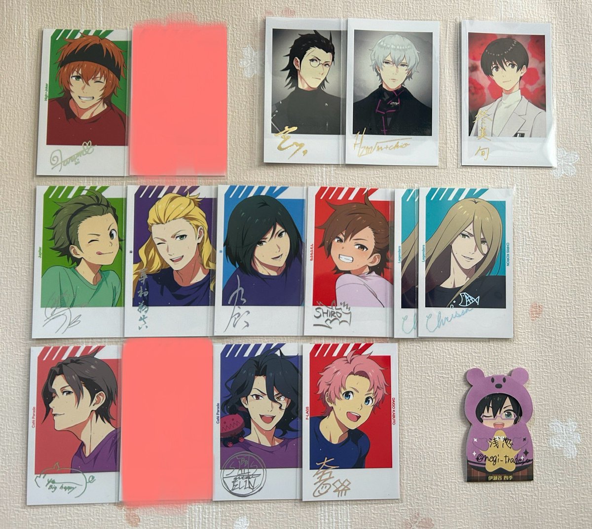 negi_tradeyo's tweet photo. 【更新】譲:漣,荘一郎,EXTRA特典、求:四季,冬馬決まりました
 求を以下に変更いたします
　
求: 全て表情、各1
みのり > 夏来 
/(上記いずか含む場合) 北斗
　
《検索用》交換 アイドルマスター SideM FiFS イラスト展 インスタントフォト風カード フォトカ 箔押し R https://t.co/GUcLywIQBY