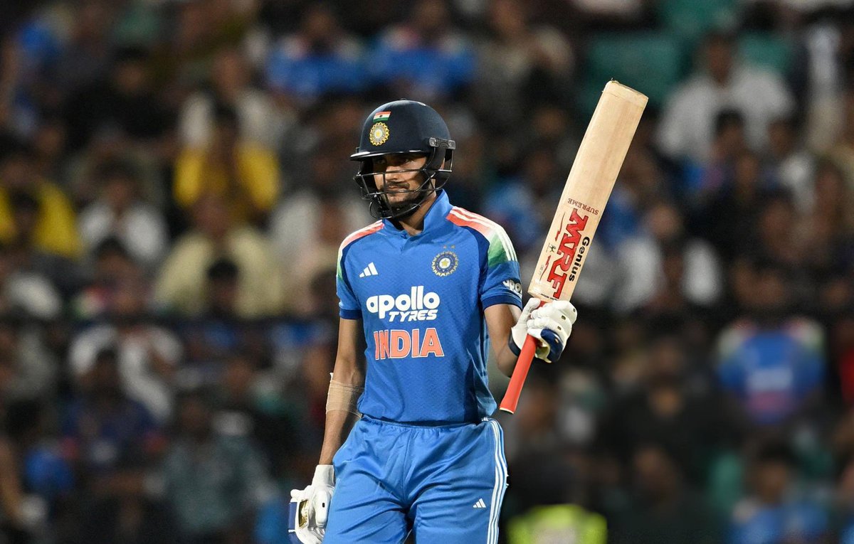 SamarChandraDa5's tweet photo. 10th 1️⃣0️⃣0️⃣ for Shubman Gill 🔥

#ShubmanGill #INDvsWI https://t.co/zyfgEQMzBW