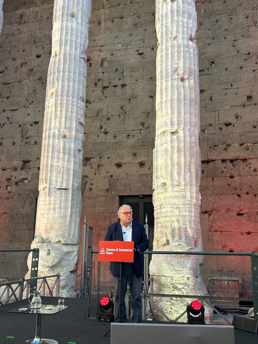 camcomroma's tweet photo. Il Roma Storia Festival si sposta in Piazza di Pietra. Sul palco il Prof. Miguel Gotor con la lezione dal titolo:"16 marzo 1978. Il sequestro Moro".

Diretta streaming  ⤵️ 

https://t.co/kGwqNgjViP https://t.co/IpkpeG8Cq6