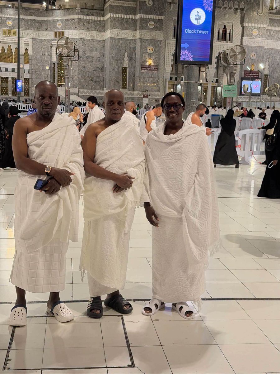 prinxe_B's tweet photo. Olubadan in Mecca.

To me, this is totally wrong. How can one of the most revered kings in the South-West travel to Mecca and appear with his head uncovered? I honestly doubt that the King of Mecca would do the same if he visited same venue https://t.co/f2WdYrQjFt