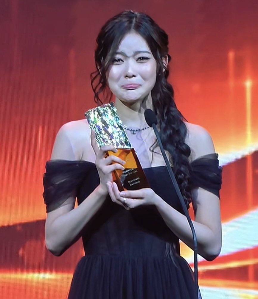 heyiammuay's tweet photo. queen of เบะ 🥺 https://t.co/s9Jmkk2I3A