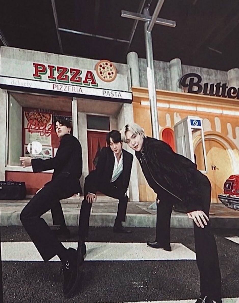 jinftyoongi's tweet photo. us against the world shakin ass in the parking lot https://t.co/n1tpwkr9Q1
