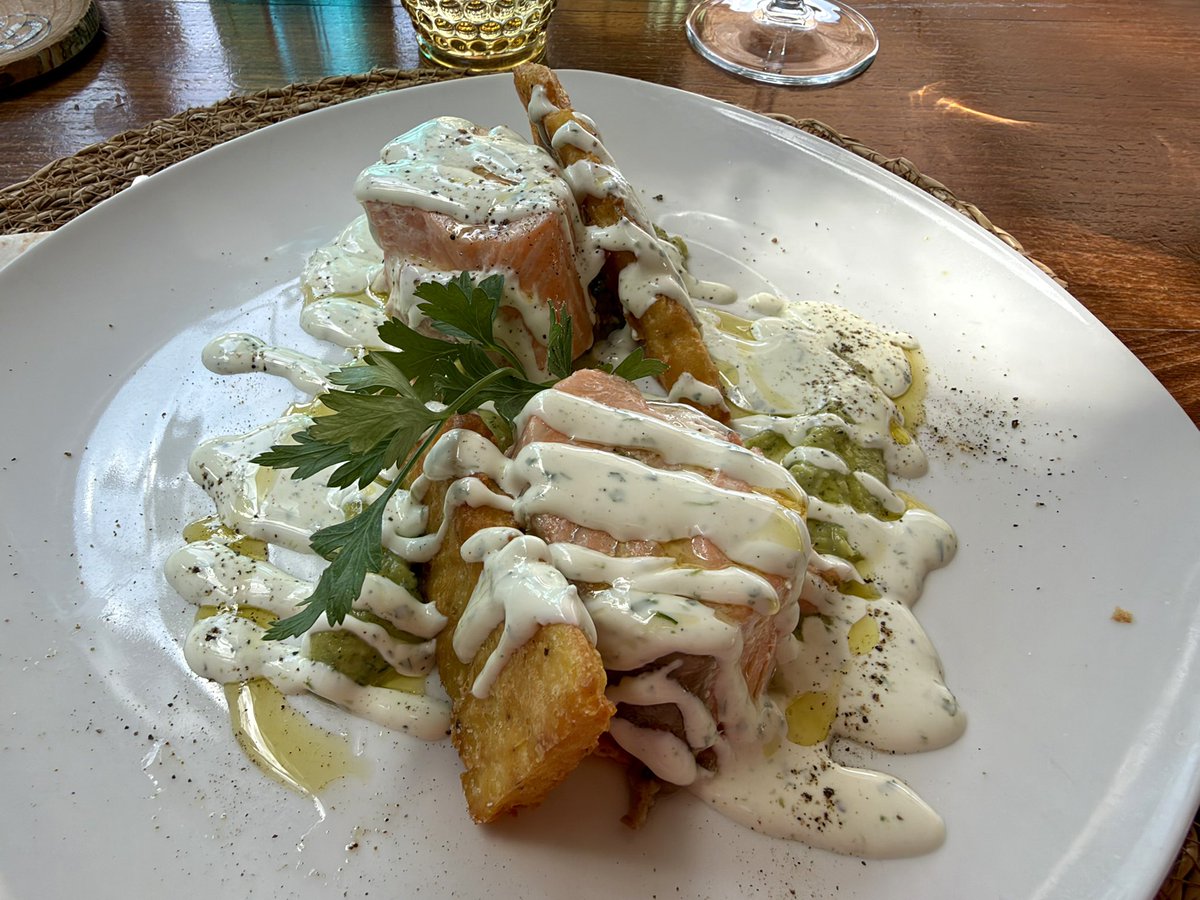 TOBSTUDIO's tweet photo. Una domenica speciale al ristorante preferito al Golf Club l'Edera con Giada e Filippo!
Sono stato trattato come un principe e mi sono sentito voluto bene da parte loro e dallo statt
anche dalla cucina!
Quando senti che ti vogliono bene tutti, tutto questo non ha prezzo! https://t.co/dNmpcPjQrm