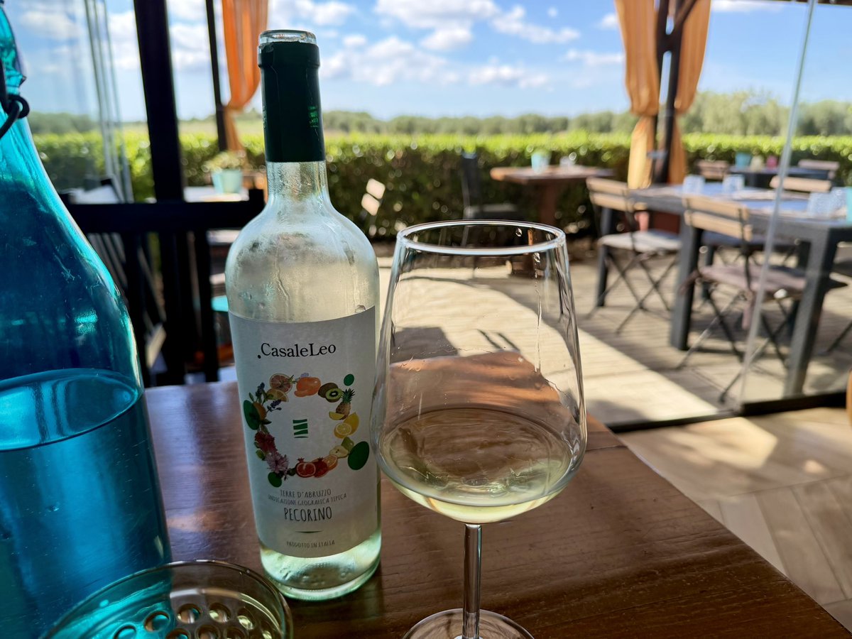 TOBSTUDIO's tweet photo. Una domenica speciale al ristorante preferito al Golf Club l'Edera con Giada e Filippo!
Sono stato trattato come un principe e mi sono sentito voluto bene da parte loro e dallo statt
anche dalla cucina!
Quando senti che ti vogliono bene tutti, tutto questo non ha prezzo! https://t.co/dNmpcPjQrm