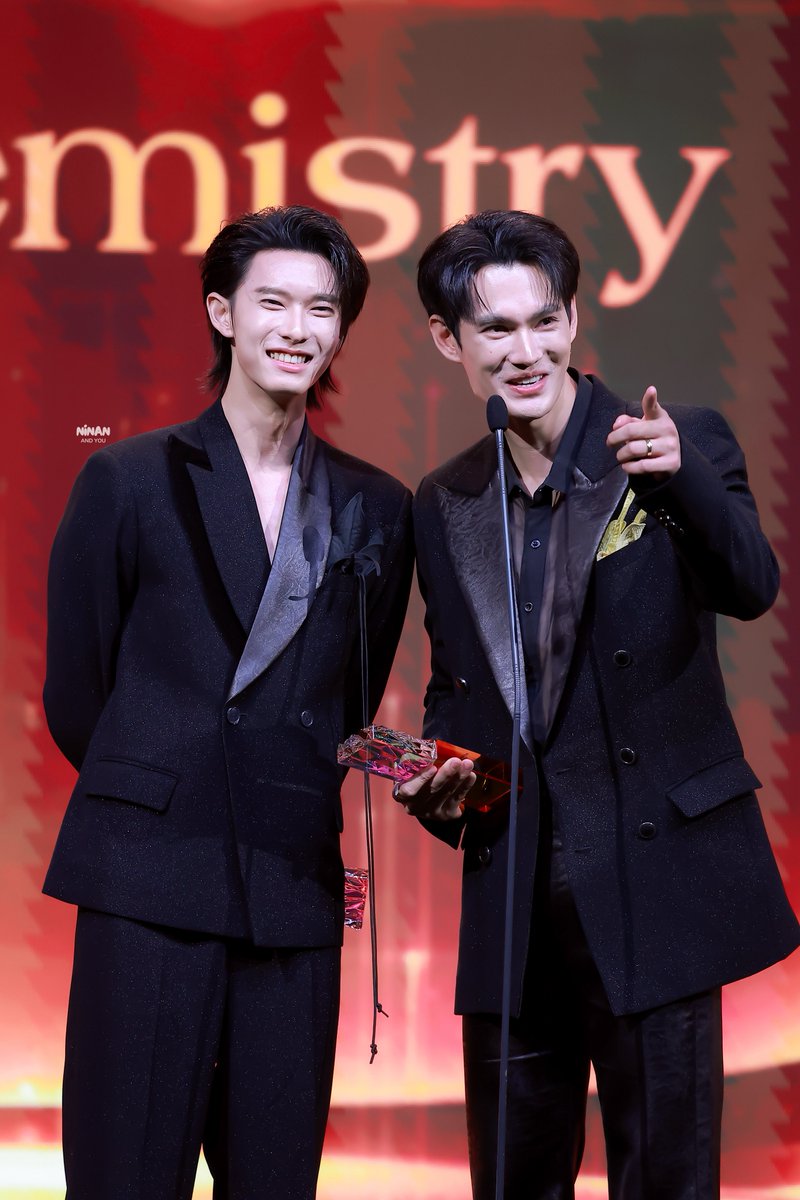 NinanAndYou's tweet photo. 🐈: ไม่มีเมนูนี้ละสิ 

ใช่ซี้!! ใครมันจะไปมีเมนู “มัทฉะลาเต้ยิ้มหวาน” เหมือนเพวละ เขายิ้มหวาน สายตาหวานๆ ให้เธอคนเดียวเลยไง อิจฉาค่าาา 🤭

POOHPAVEL GOLDEN NIGHT FEED
#FEEDxKHAOSOD2026xPoohPavel
#ppoohkt #pavelphoom 
@ppoohkt @pavelphoom https://t.co/TJrsFJ9xgE