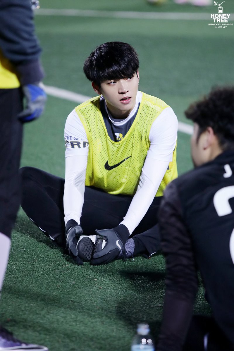 feb8nwh's tweet photo. 1차 컨포 약간 이때 얼굴 같음… /// https://t.co/0PrYkhYEaD