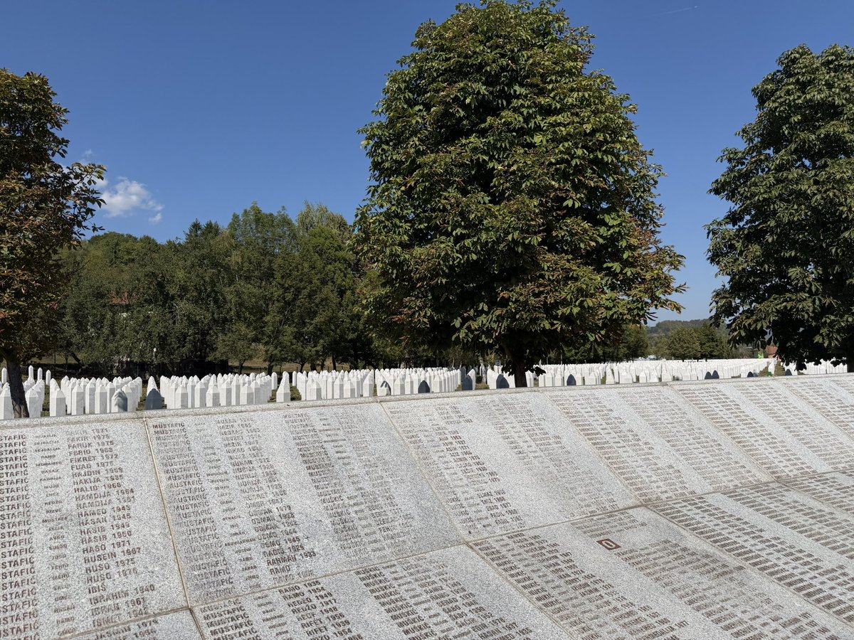 rumeliobserver's tweet photo. 🇧🇦

The Srebrenica Memorial center deserves all support from European governments - and also from RS politicians respectful of the memory of the victims of a horrendous crime and courageous to say so. 

This center matters, for Bosnia and for all of Europe and the world. 

@suljagicemir1 @adicerimagic @FrankSchwabe @Knut_Abraham @AussenMinDE @vonderleyen @MladenIvanic @campbellclaret