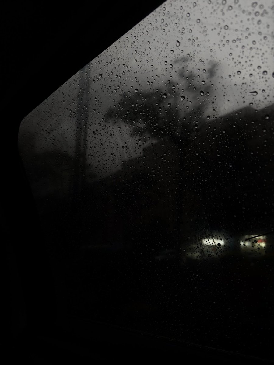 Bcvmioo666's tweet photo. 雨天 https://t.co/wJsMNwyOQ4