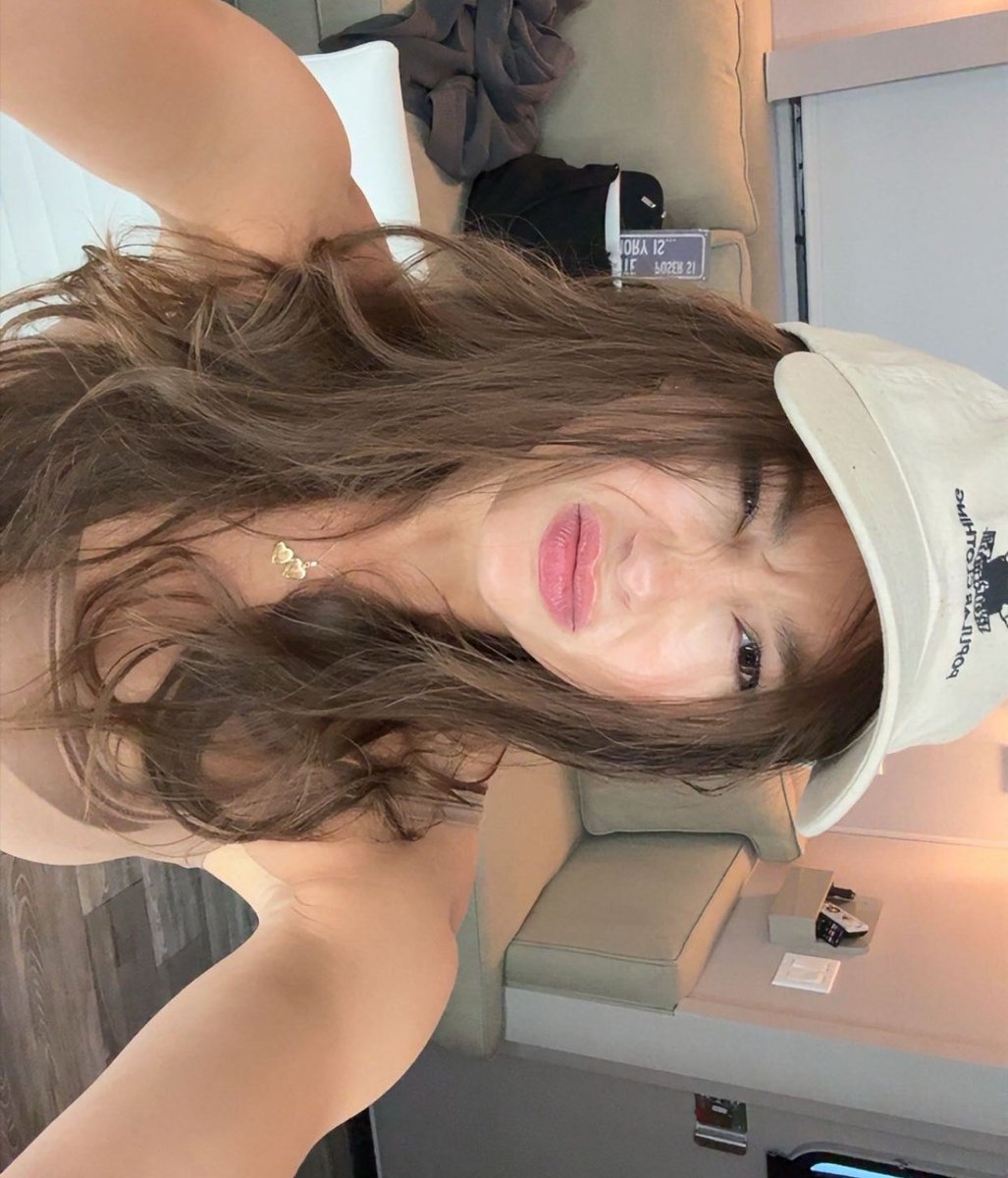 tropico_24's tweet photo. @bronzeagemantis hi https://t.co/EWCzELssIK